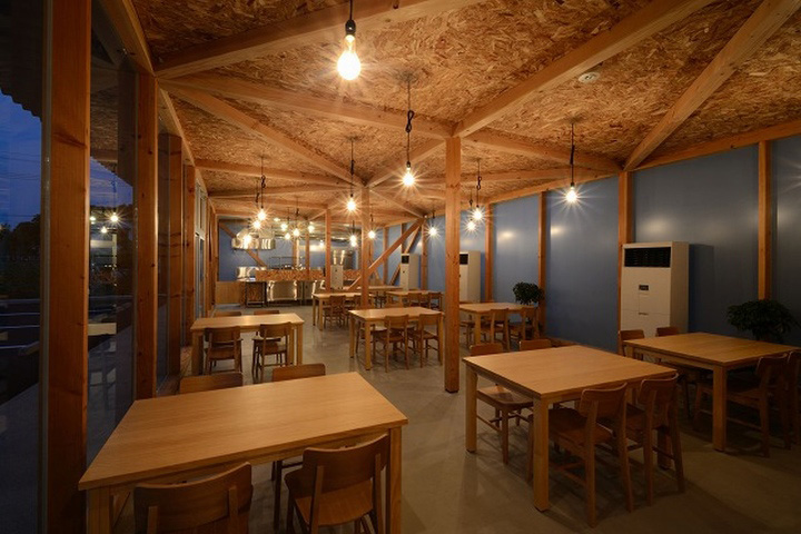 Cafeteria in Ushimado餐厅的空间设计