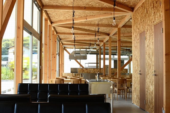 Cafeteria in Ushimado餐厅的空间设计